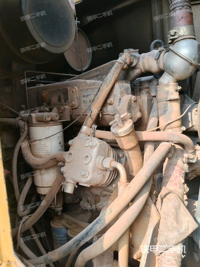 發(fā)動(dòng)機(jī)左側(cè)（整機(jī)外觀及大件）