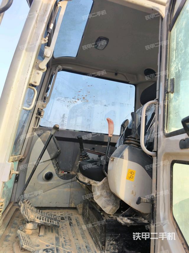 ?駕駛室正側(cè)（駕駛室部分）