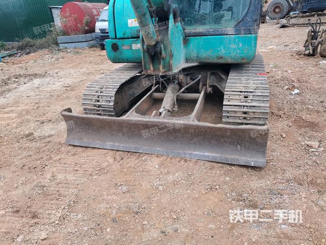 轉(zhuǎn)盤和下車架正前（工作和回轉(zhuǎn)裝置）