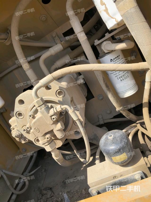 液壓泵斜45?左（大件艙室）