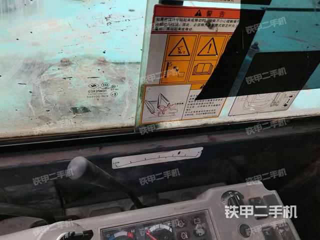 左后方玻璃角標(biāo)（駕駛室部分）