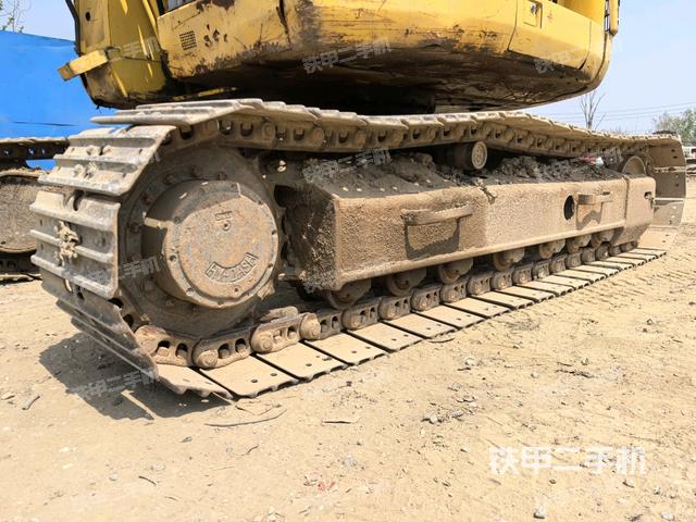 右側(cè)履帶整體（行走機(jī)構(gòu)）