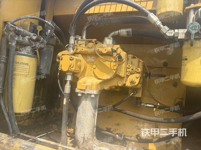 液壓泵斜45?左（大件艙室）