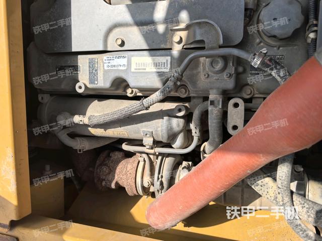 中央回轉(zhuǎn)接頭特寫（上車部件）