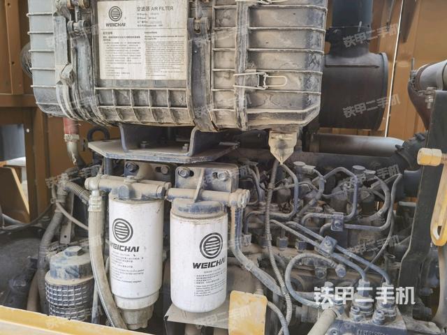 發(fā)動(dòng)機(jī)左側(cè)（整機(jī)外觀及大件）