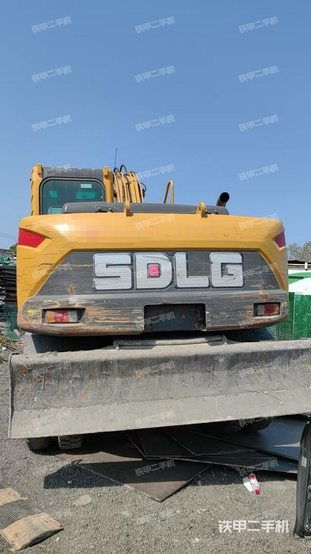 駕駛室頂部（整機(jī)外觀）