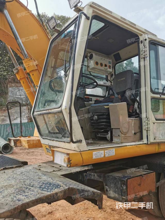 駕駛室整體（整機(jī)外觀）