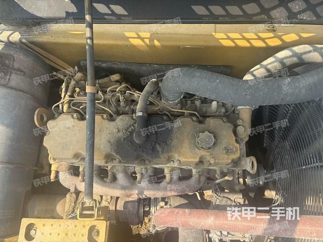 中央回轉接頭特寫（上車部件）