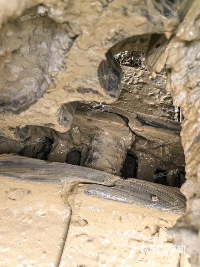 右驅(qū)動(dòng)輪（行走機(jī)構(gòu)）