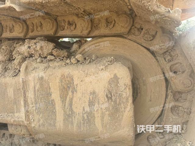 右驅動輪（行走機構）