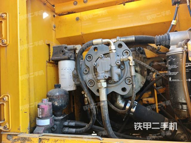 液壓泵艙室正面整體（整機(jī)外觀）