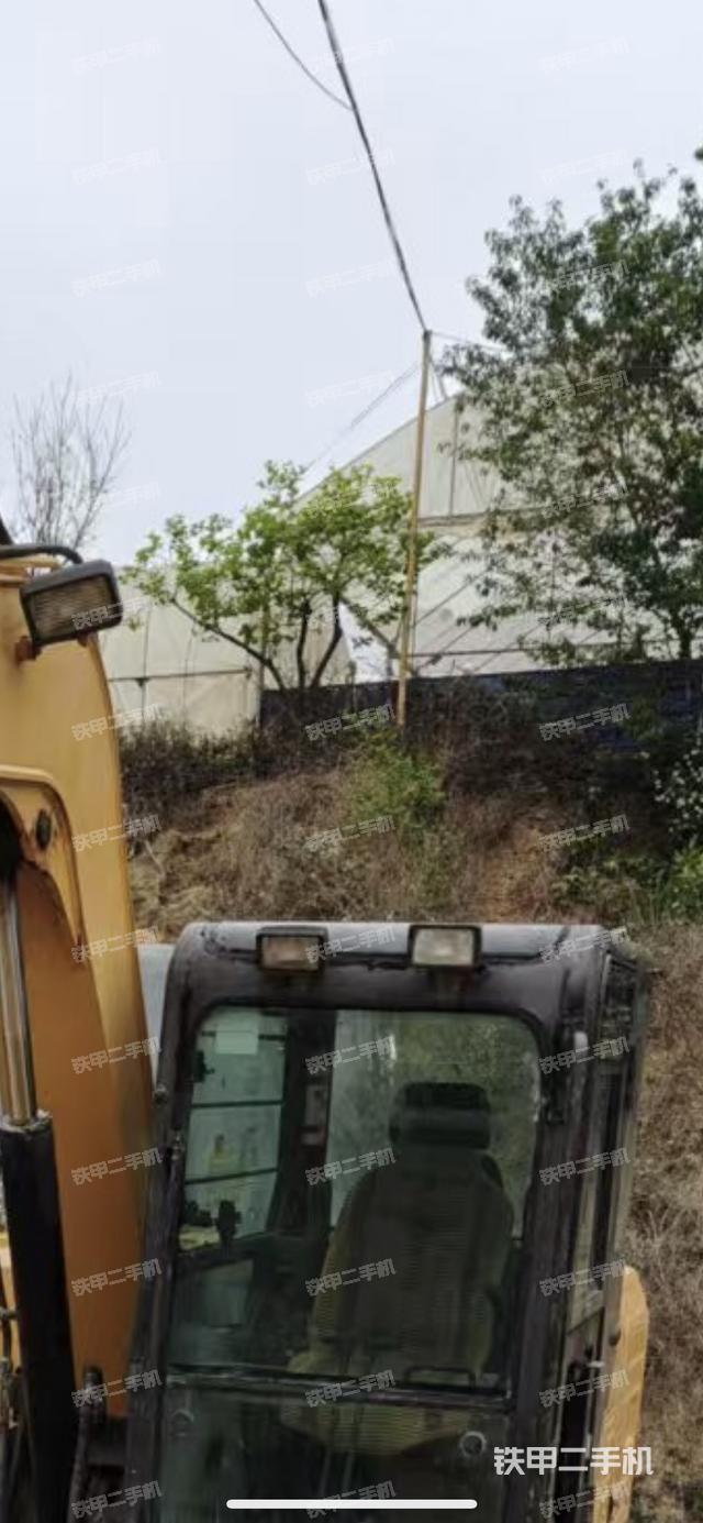 駕駛室頂部（整機外觀）