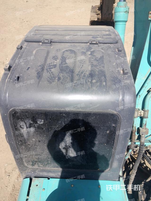 駕駛室頂部（整機(jī)外觀）