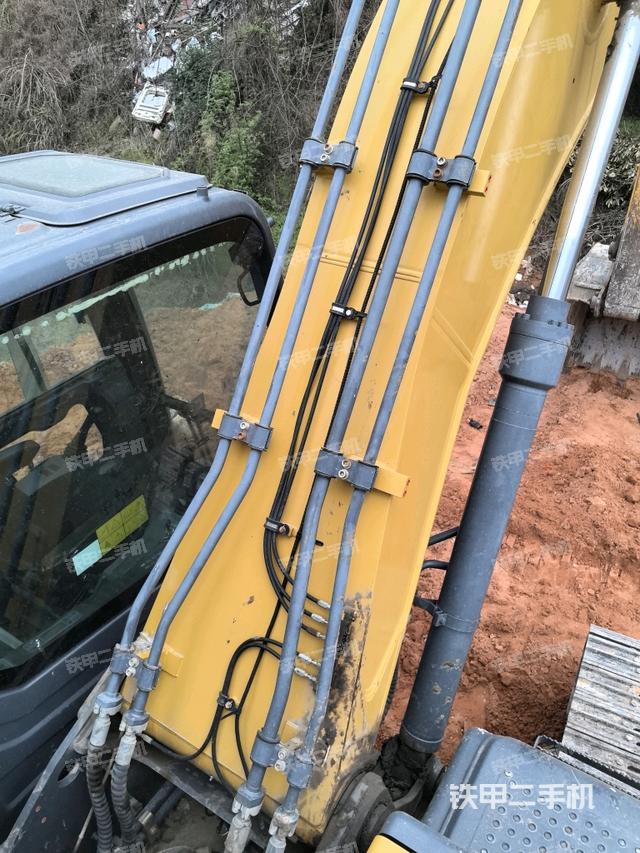 大臂背部俯視（工作和回轉裝置）