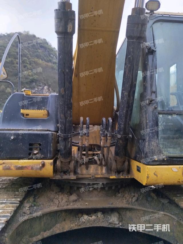 大臂油缸整體?豎拍（工作和回轉(zhuǎn)裝置）