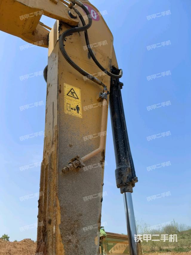 小臂整體左后（工作和回轉(zhuǎn)裝置）