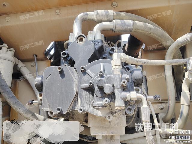 液壓泵艙室正面整體（整機(jī)外觀）