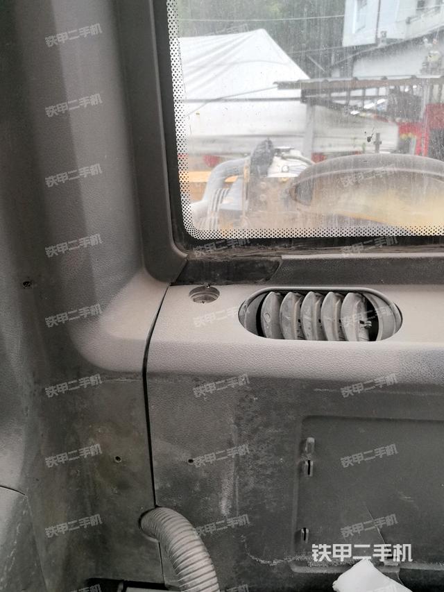 后窗玻璃角標(biāo)（駕駛室部分）