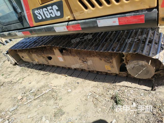 右側(cè)履帶整體?(行走機(jī)構(gòu)) 右側(cè)履帶整體?(行走機(jī)構(gòu))