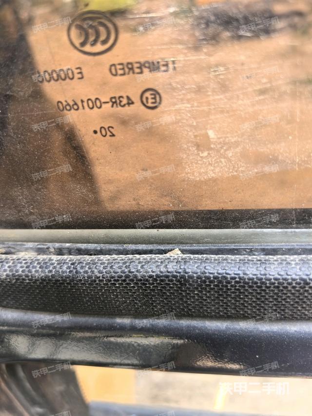 后窗玻璃角標(biāo)（駕駛室部分）