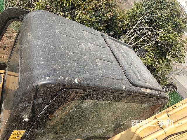 駕駛室頂部(整機外觀) 駕駛室頂部(整機外觀)