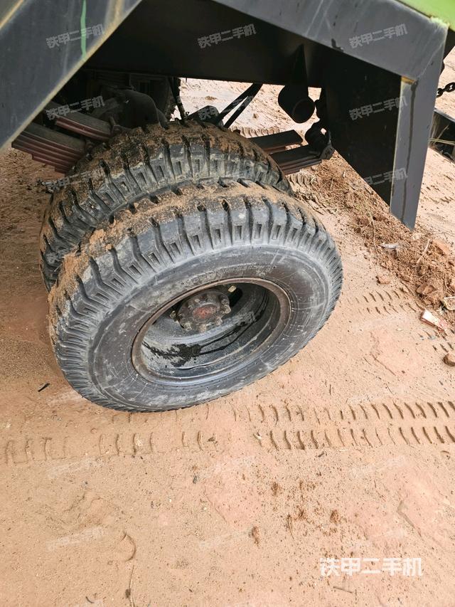 右驅(qū)動(dòng)輪/右后輪（行走機(jī)構(gòu)）