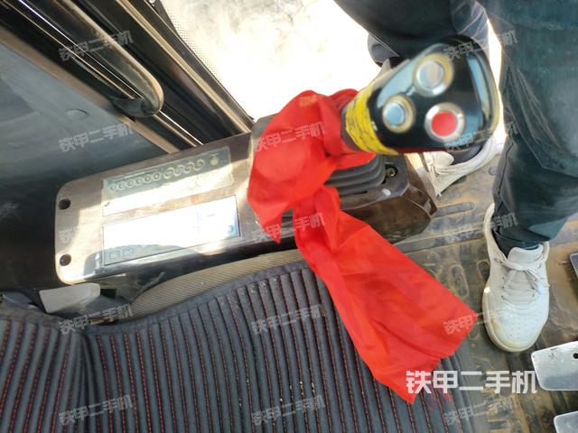 座椅左側(cè)控制臺(tái)/音響/含左手柄(駕駛室部分) 座椅左側(cè)控制臺(tái)/音響/含左手柄(駕駛室部分)