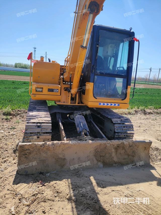 轉(zhuǎn)盤和下車架正前（工作和回轉(zhuǎn)裝置）