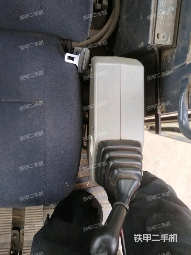 座椅左側(cè)控制臺/音響/含左手柄（駕駛室部分）