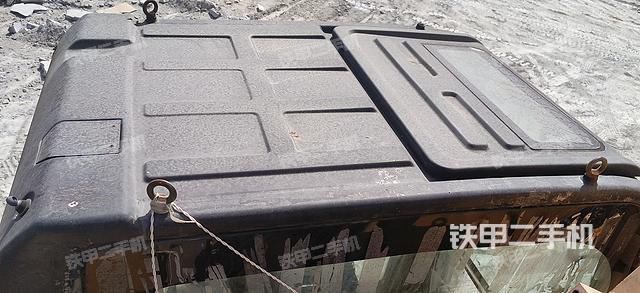 驾驶室顶部（整机外观）