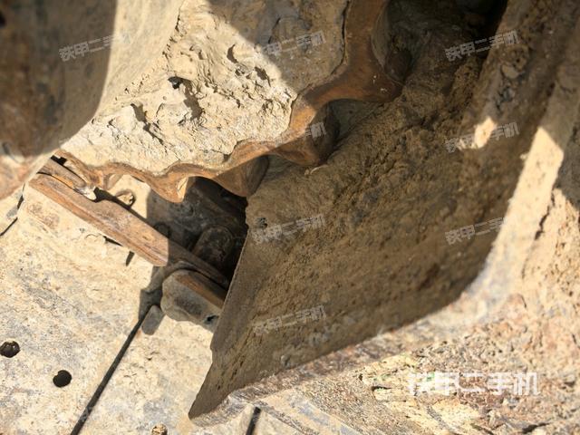 右驅(qū)動(dòng)輪（行走機(jī)構(gòu)）