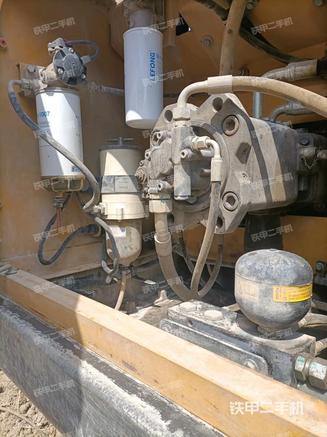 液壓泵斜45?左（大件艙室）