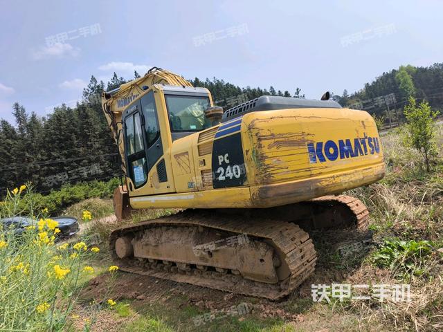 小松PC200-8M0挖掘机的设备实拍-第3张实拍照片