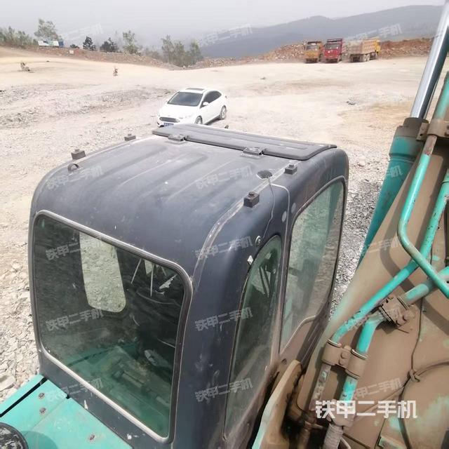 驾驶室顶部（整机外观）