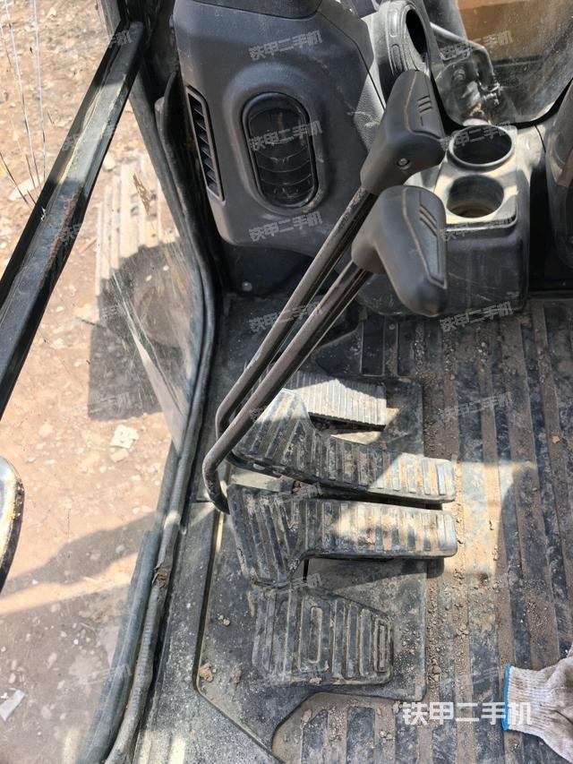 座椅左側(cè)控制臺/音響/含左手柄（駕駛室部分）