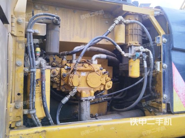 液壓泵斜45?左（大件艙室）