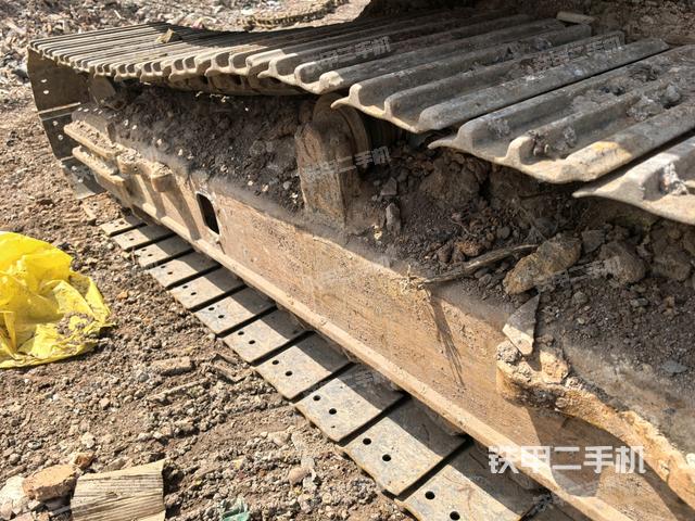 右驅(qū)動輪（行走機構）