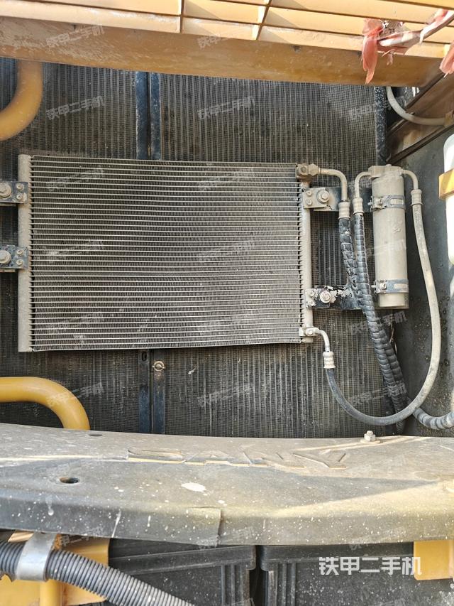 散熱器正面（大件艙室）