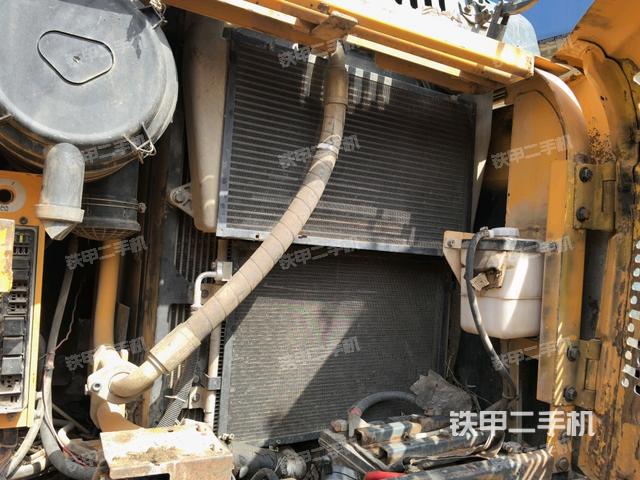 散熱器正面(大件艙室) 散熱器正面(大件艙室)
