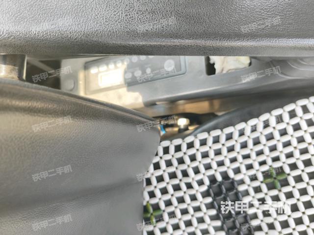 駕駛室整體（整機(jī)外觀）