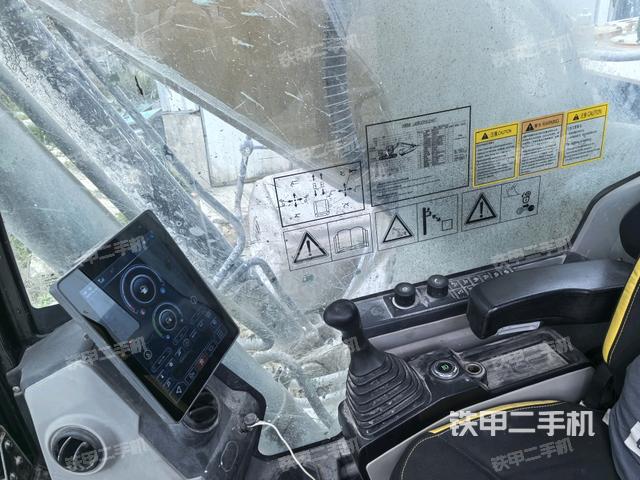 座椅左側(cè)控制臺(tái)/音響/含左手柄（駕駛室部分）