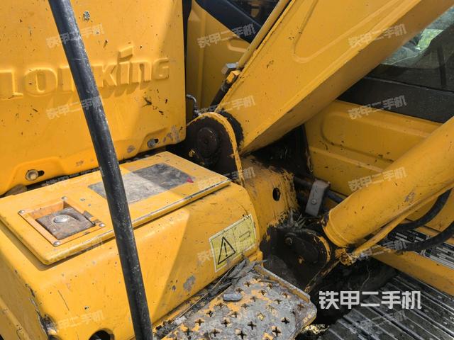 大臂根部?斜（工作和回轉(zhuǎn)裝置）