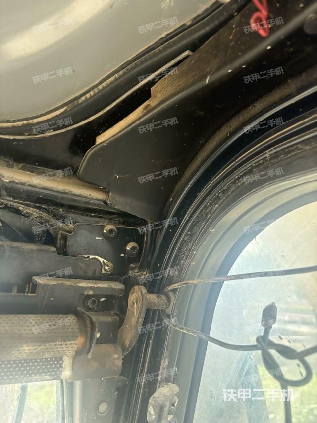 駕駛室左前45度（駕駛室部分）