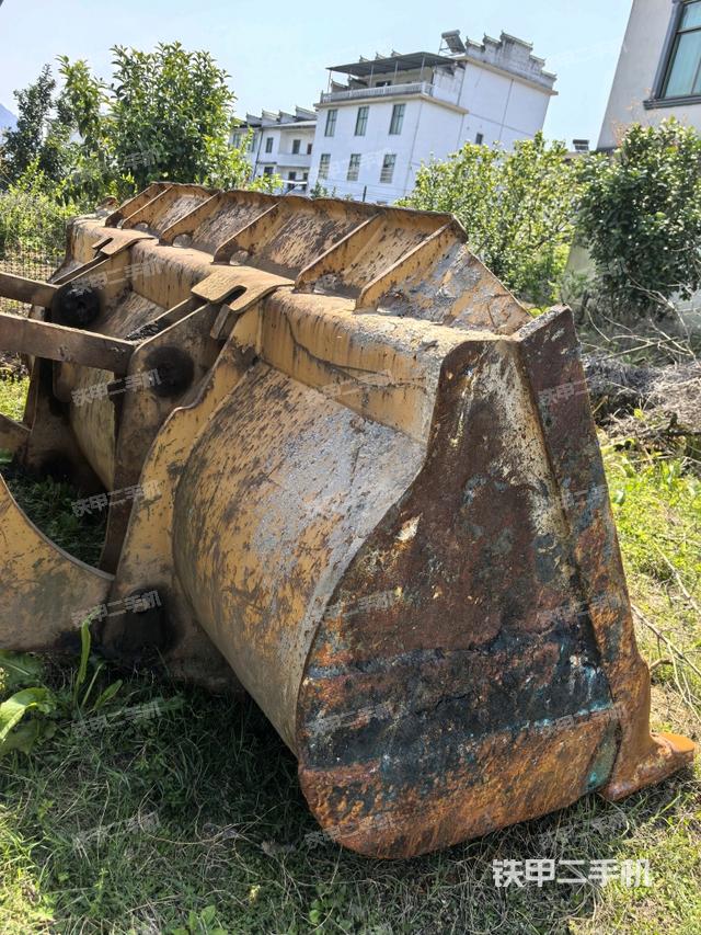 鏟斗油缸側(cè)面（工作裝置）