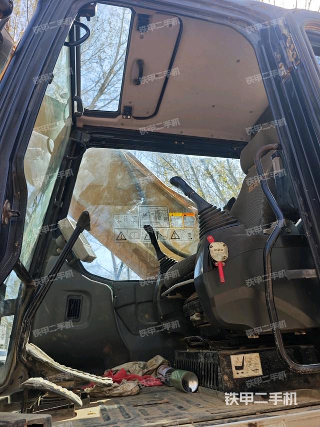 駕駛室整體（整機(jī)外觀）