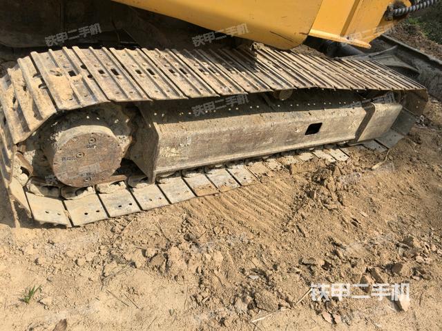 右側(cè)履帶整體?（行走機(jī)構(gòu)）