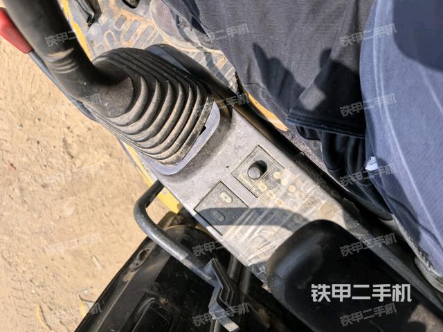 座椅左側(cè)控制臺(tái)/音響/含左手柄（駕駛室部分）