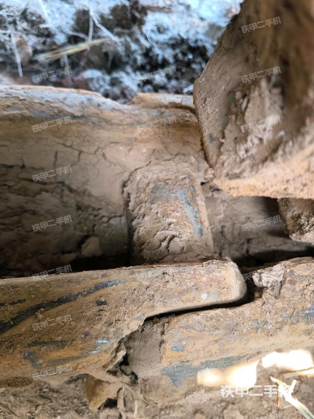 左驅(qū)動(dòng)輪（行走機(jī)構(gòu)）