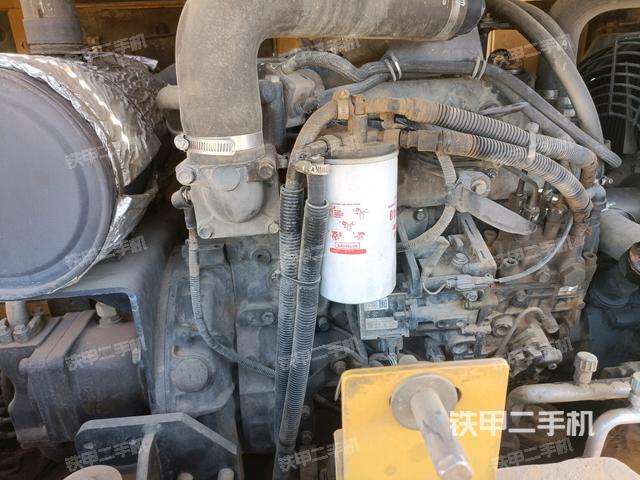 發(fā)動(dòng)機(jī)室（上車(chē)部件）