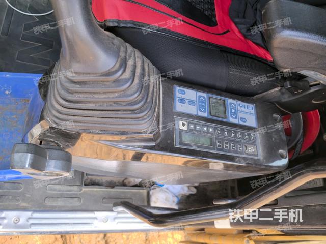 座椅左側(cè)控制臺(tái)/音響/含左手柄（駕駛室部分）